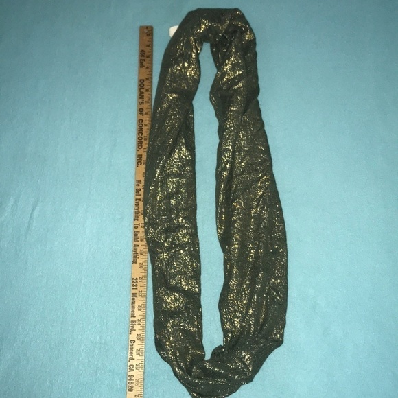𝅺CHARMING CHARLIE infinity scarf metallic glittery size OS NEW - Picture 2 of 6